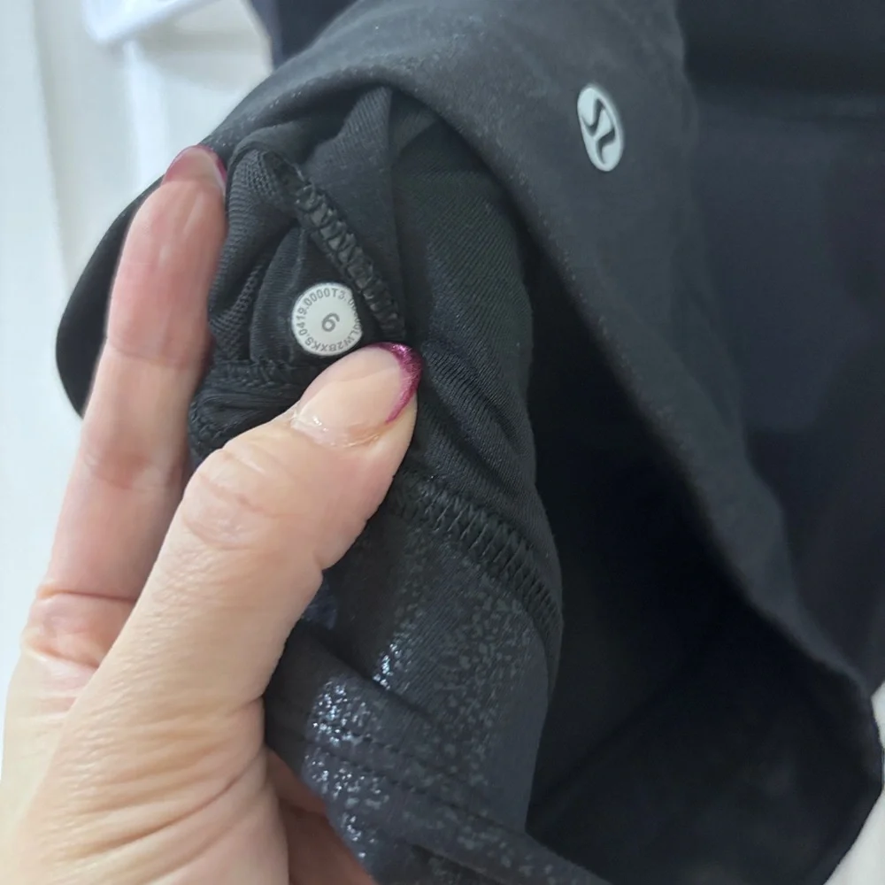SET of 2- Lululemon Speed Up Black Foil and Energy Bra in size 6 - Picture 10 of 12